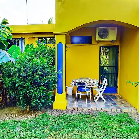 Blooms Apartments Pereybere Beach Exterior photo