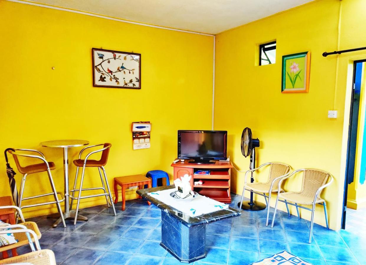 Blooms Apartment *